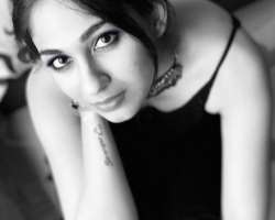 The actress is a tattoo lover and has a small tattoo inked on her wrist. Also one on her leg.